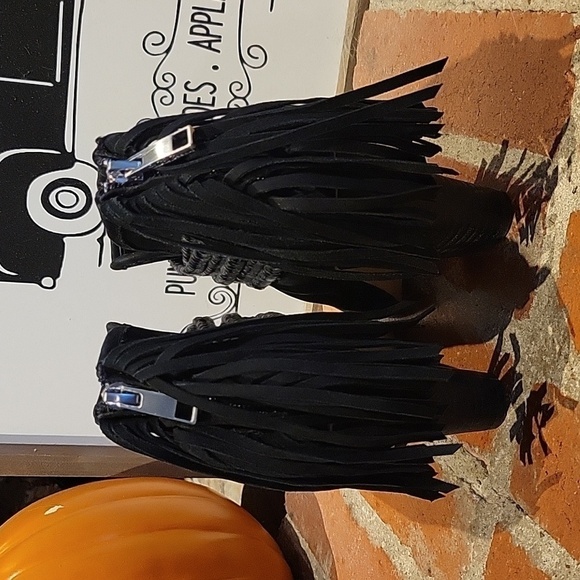 BCBGeneration open toe fringe black 3 1/2 in heel ankle boots with braid details - Picture 3 of 8